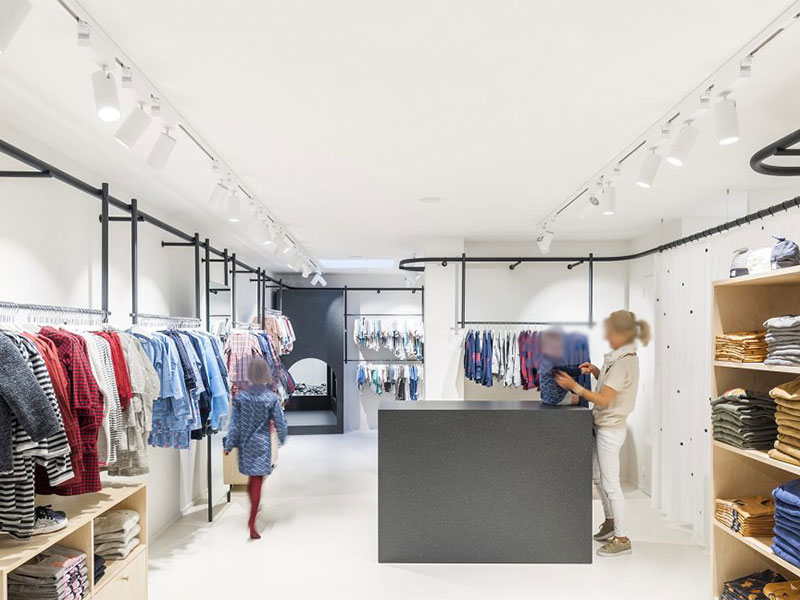 《FILOU&FRIENDS》童裝店裝修設計風格