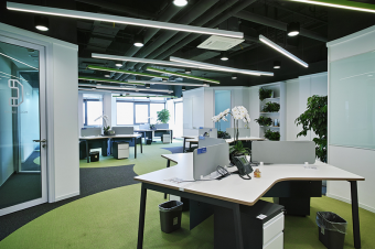 如何設計符合現(xiàn)代企業(yè)需求的多功能辦公室空間